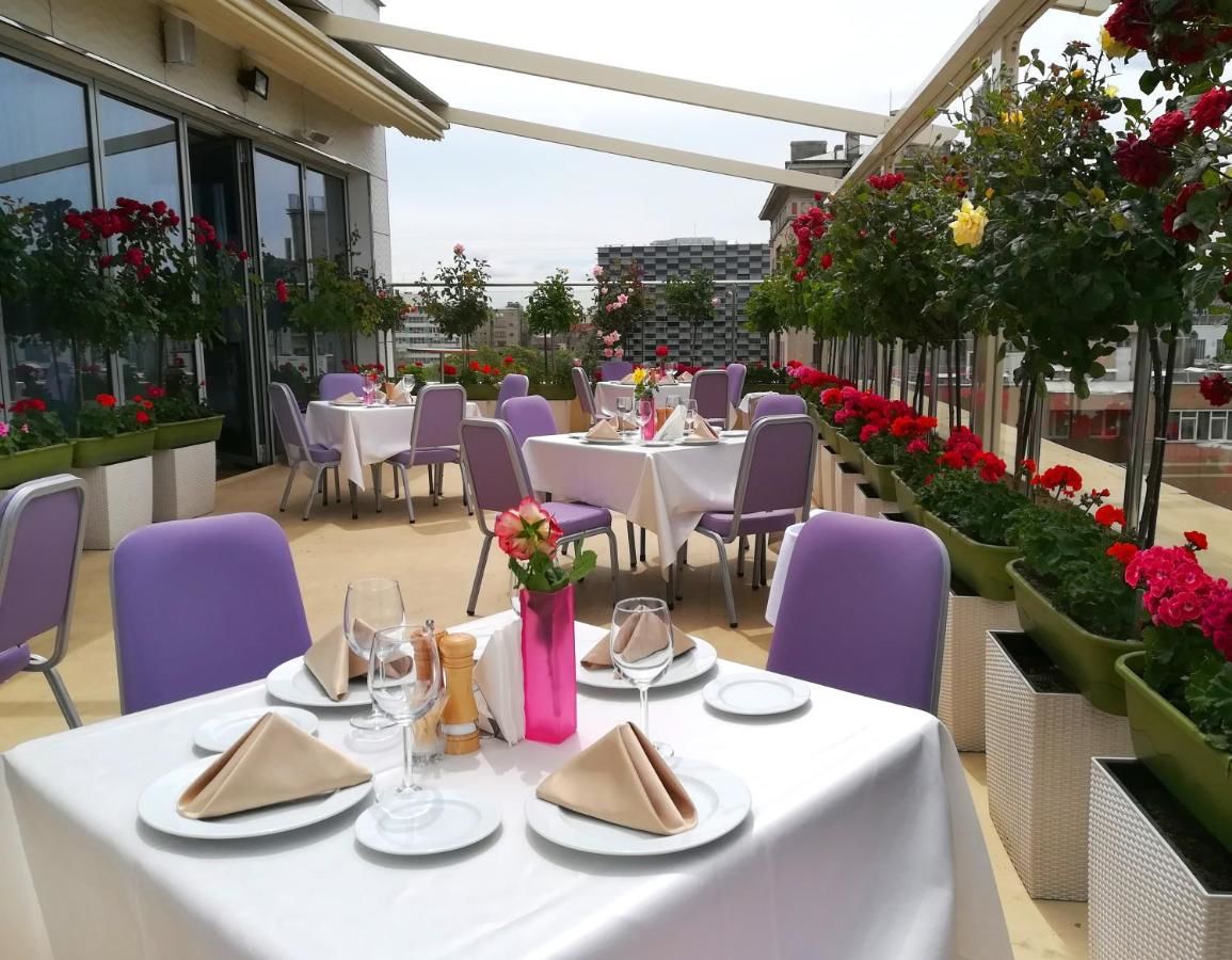 Отель Marshal Garden Hotel Бухарест-16