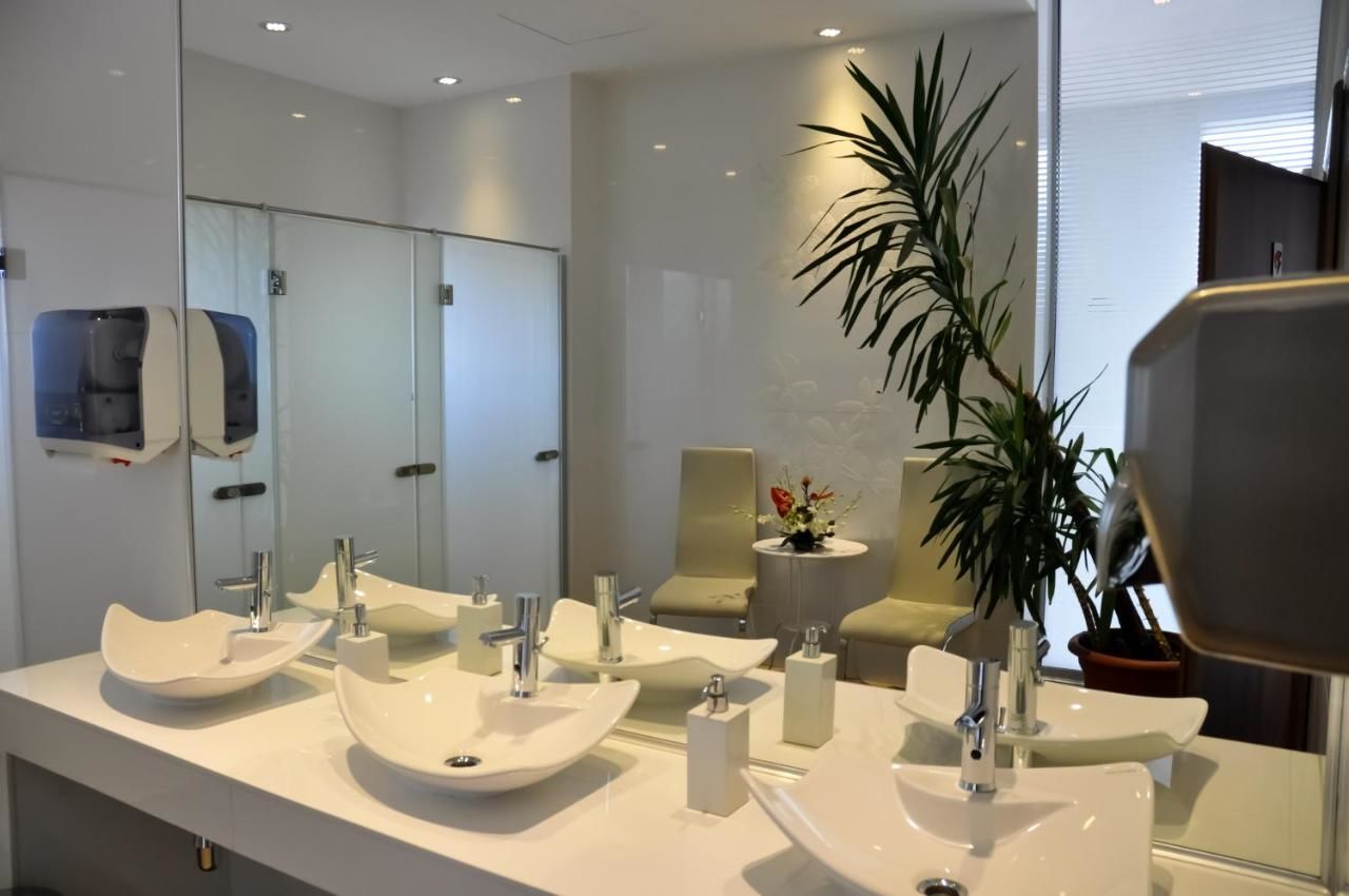 Отель Marshal Garden Hotel Бухарест-39